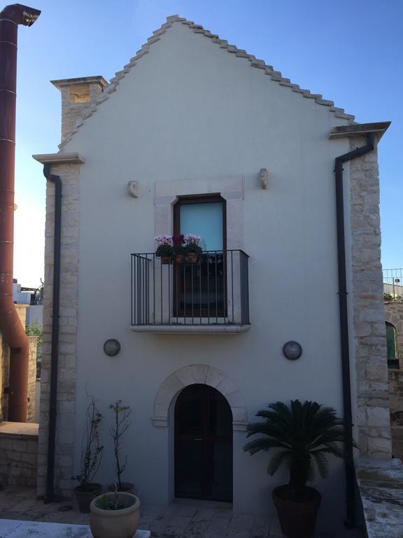 Casa Torre Di Mactheus Petraro Lägenhet Giovinazzo Exteriör bild