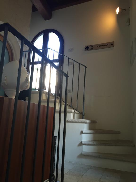 Casa Torre Di Mactheus Petraro Lägenhet Giovinazzo Rum bild