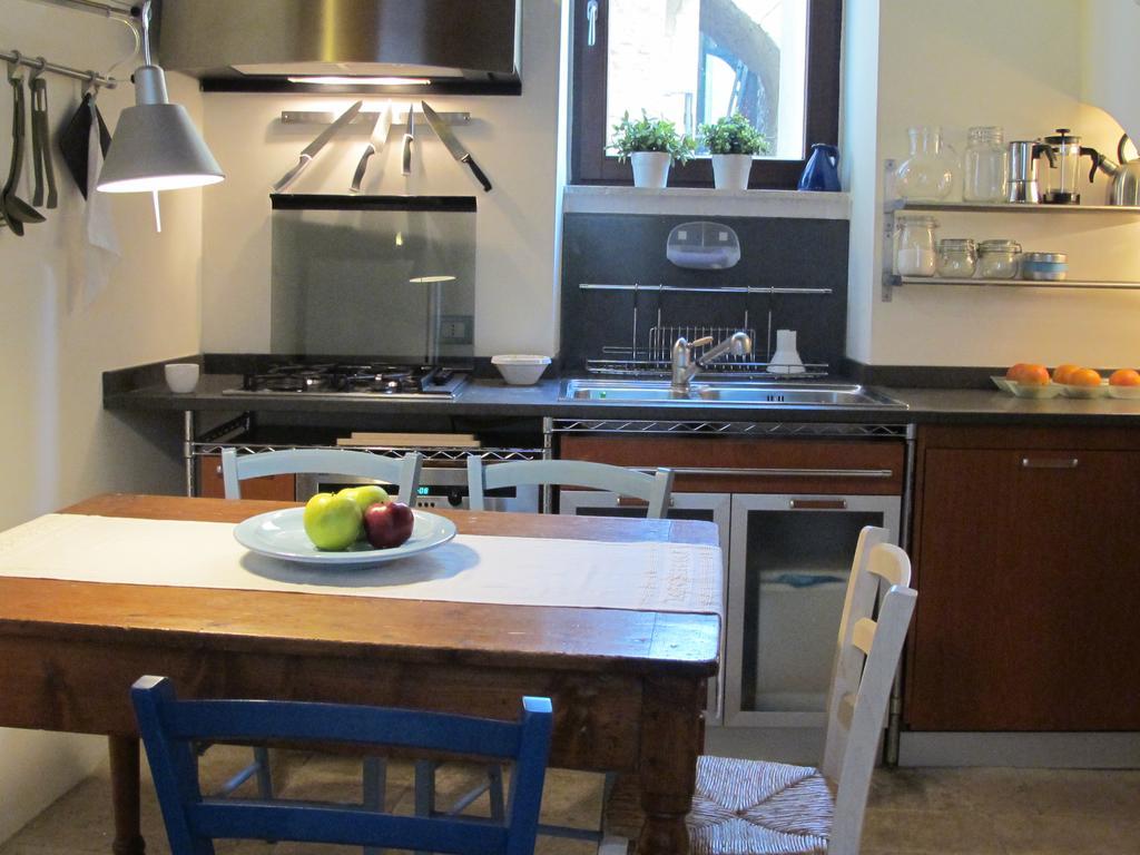 Casa Torre Di Mactheus Petraro Lägenhet Giovinazzo Rum bild