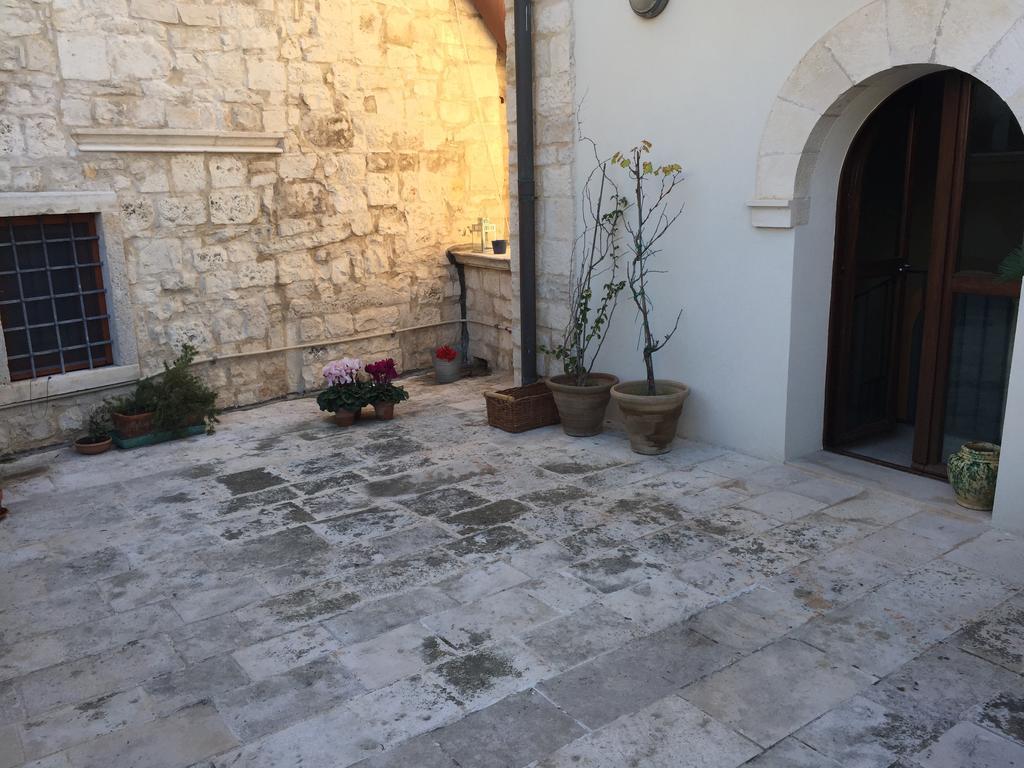Casa Torre Di Mactheus Petraro Lägenhet Giovinazzo Exteriör bild