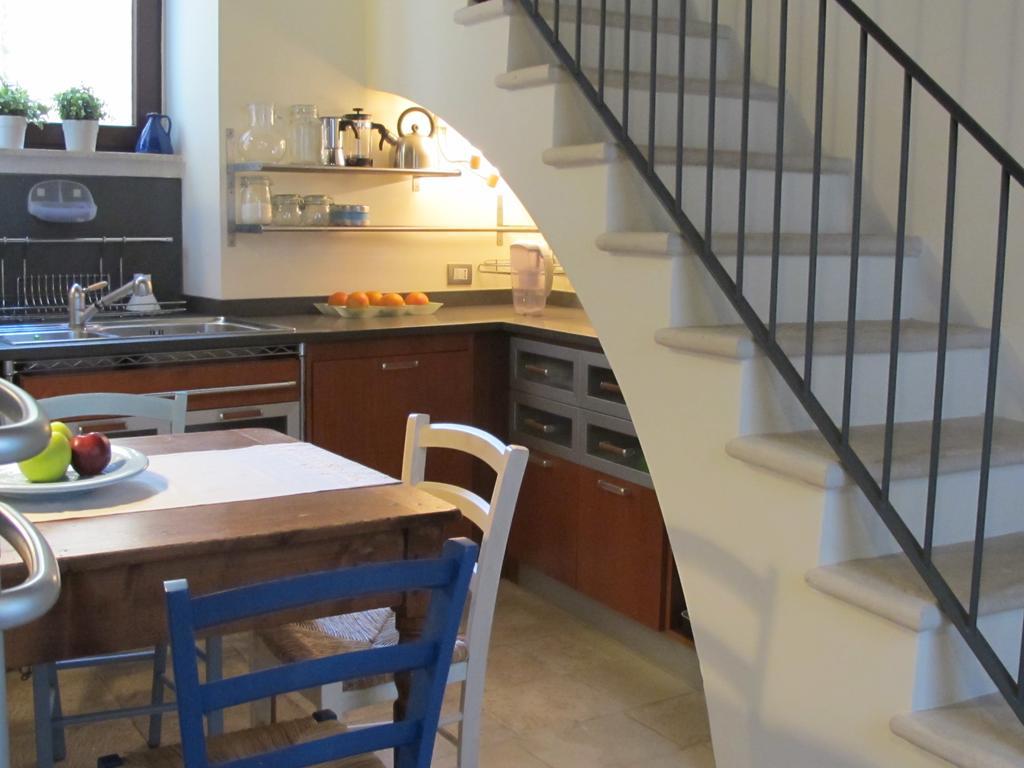 Casa Torre Di Mactheus Petraro Lägenhet Giovinazzo Rum bild
