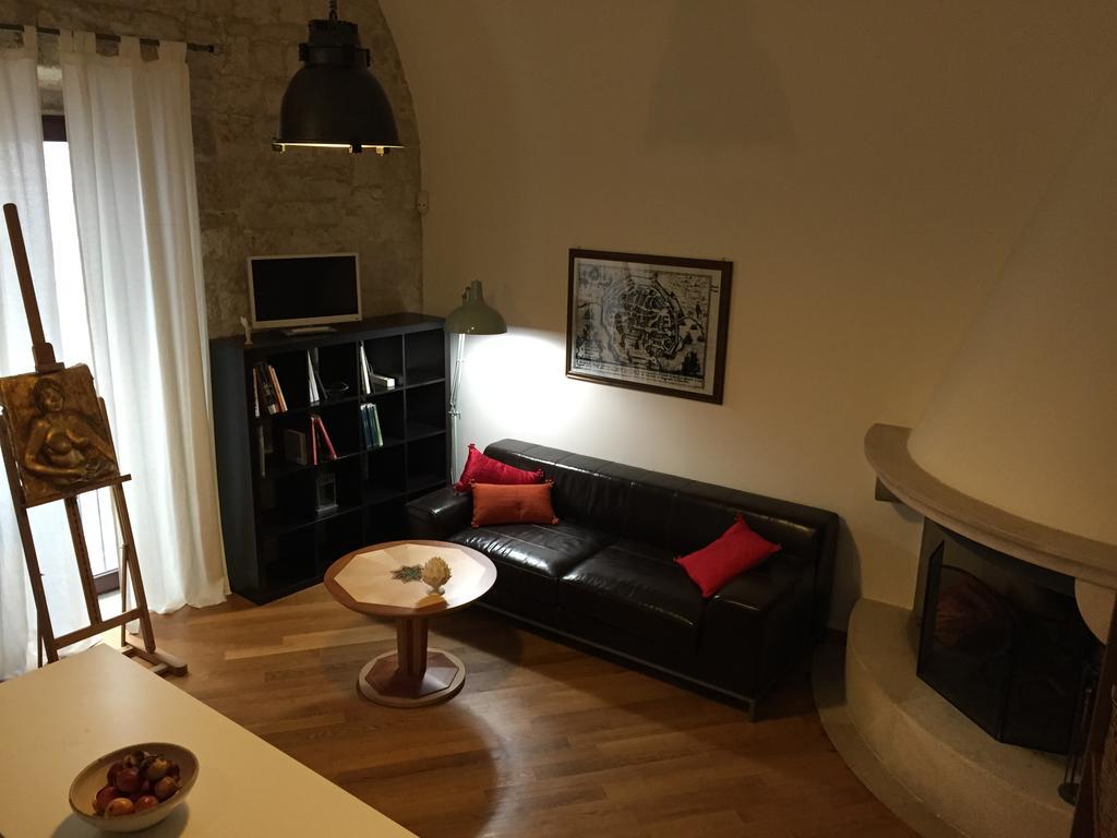 Casa Torre Di Mactheus Petraro Lägenhet Giovinazzo Rum bild