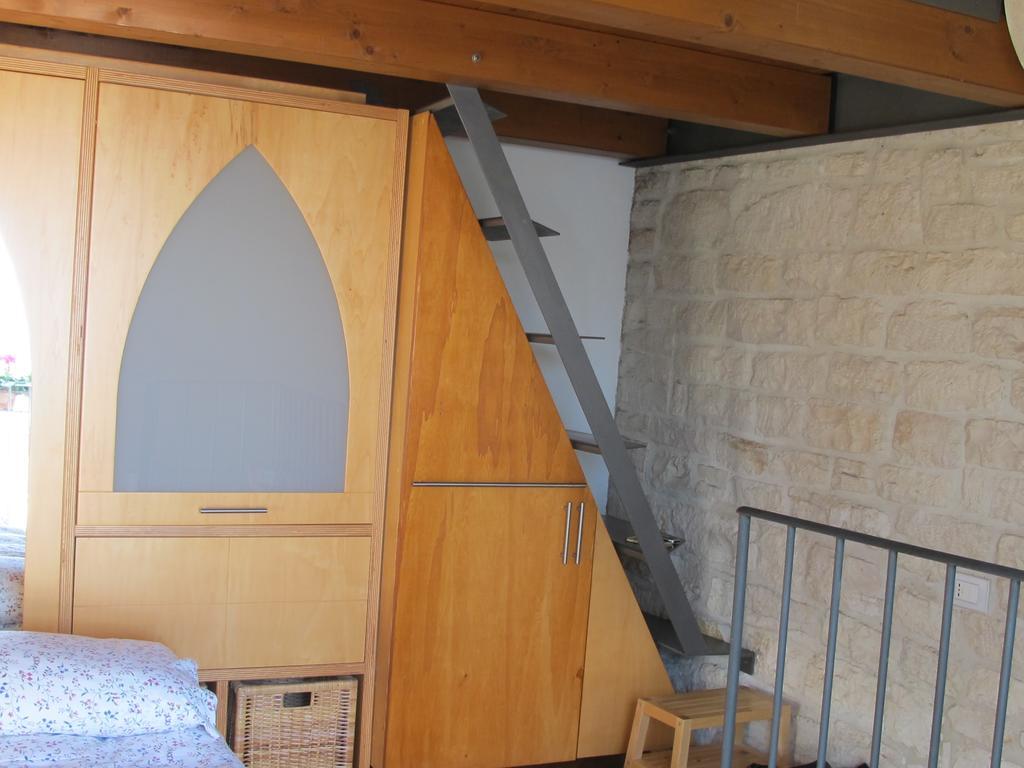 Casa Torre Di Mactheus Petraro Lägenhet Giovinazzo Exteriör bild